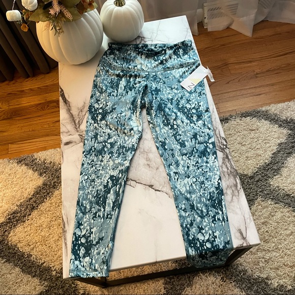 NWT Z by Zella Cropped Leggings Size Small - Picture 2 of 9